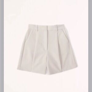 Abercrombie & Fitch Ultra High Rise Tailored Short, Size M, Never Worn